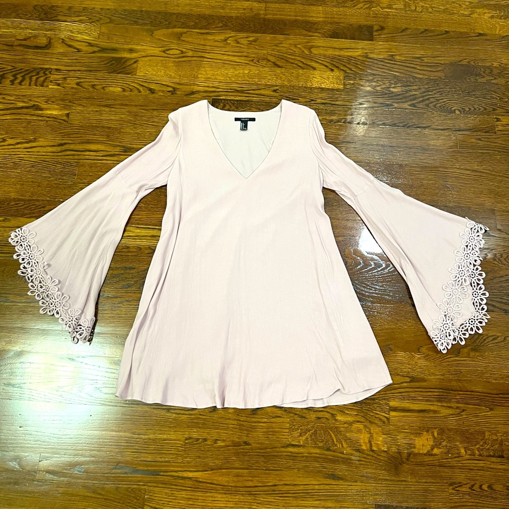 Long-sleeve Shift Dress w/ Bell Sleeve and Partially Open Back